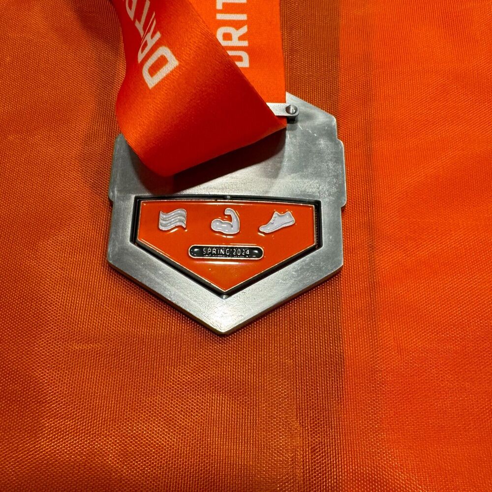 Orange Theory Fitness 2024 DRI-TRY Cinch Sack Bag + Medal Of Triumph FINISHER - Picture 7 of 7